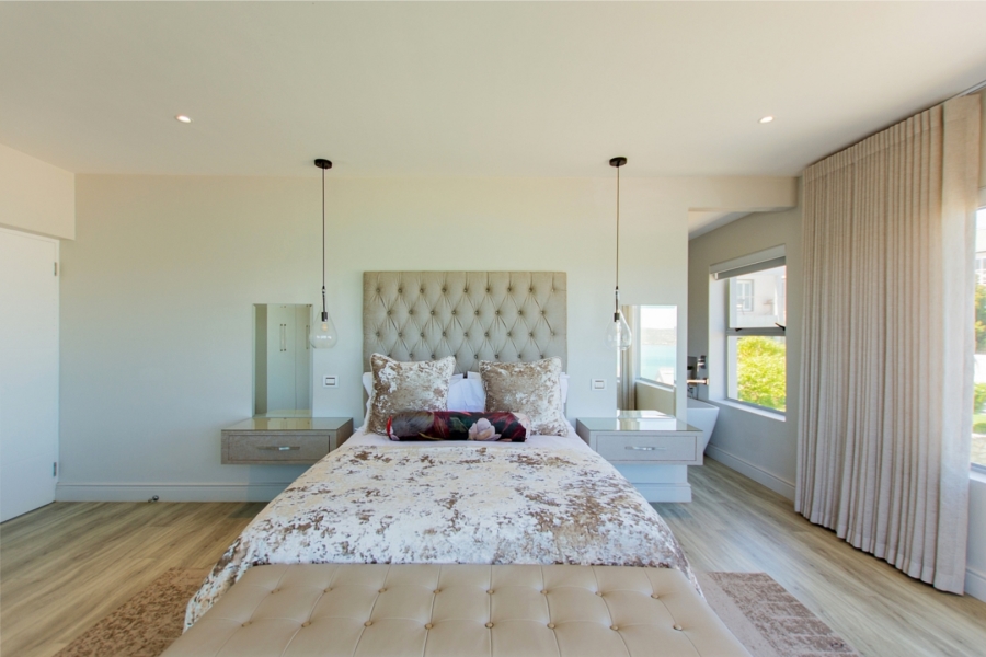6 Bedroom Property for Sale in Myburgh Park Western Cape